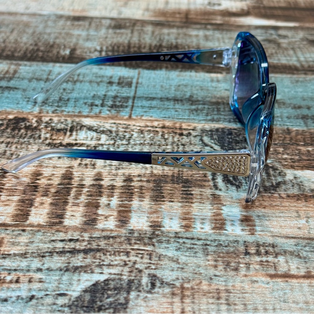 Women’s Blue Fashion Sunglasses & Case - Picture 5 of 15